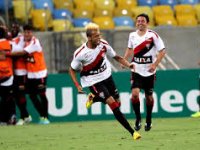 Vitória encara Catuense com time misto em Pituaçu