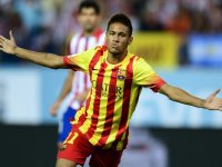 Neymar volta em grande estilo e marca golaço em goleada do Barcelona