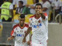 Ex-xodó do Bahia comemora título com a camisa do Flamengo