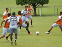 Com reforços, Vitória treina finalizações pensando no Fluminense