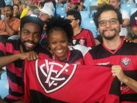 Lázaro Ramos e Wagner Moura assistem triunfo do Vitória no Maracanã