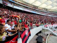 “Futebol também se faz com dinheiro”, diz Falcão ao confirmar jogos na Arena