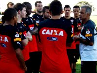  Vitória encara Goiás tentando voltar a vencer no Brasileirão