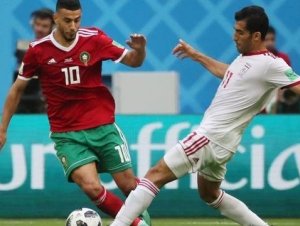 Isso é Copa do Mundo! Com gol no apagar das luzes, Irã bate o Marrocos pelo grupo B