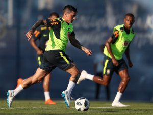 Seleção Brasileira volta a treinar de olho na Costa Rica