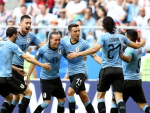Uruguai vence a Rússia por 3 a 0 e confirma 1º lugar no Grupo A
