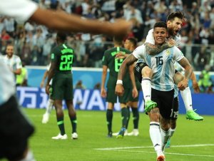 Com emoção! Argentina vence e avança às oitavas; Croácia bate Islândia e passa em primeiro lugar