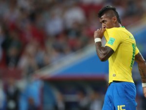 Paulinho é eleito melhor jogador do Brasil em triunfo sobre a Sérvia