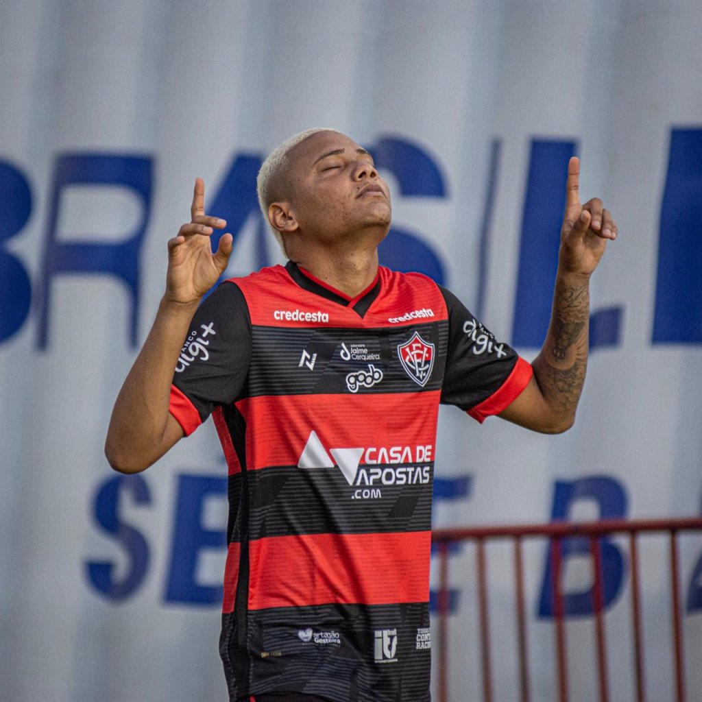 Guilherme Rend celebra retorno e projeta duelo contra o Botafogo-SP -  Notícias - Galáticos Online