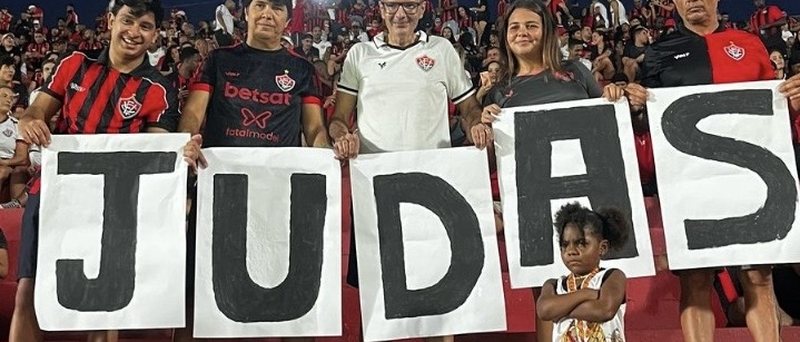 Torcedores do Vitória provocam Wagner Leonardo em retorno ao Barradão