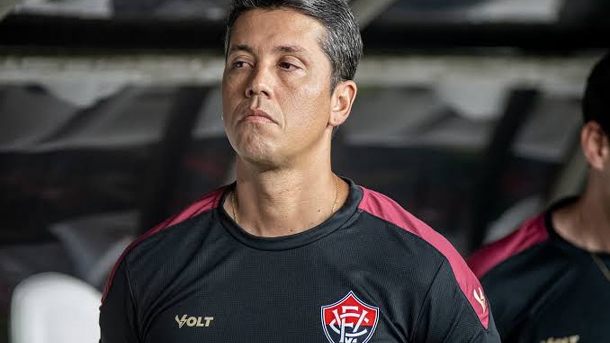 Defesa do Vitória Precisa de Melhoria Urgente - Victor Ferreira/ECV