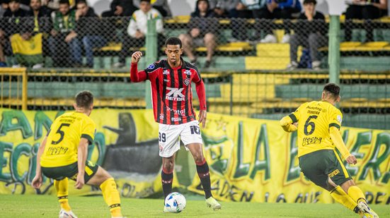 Vitória enfrenta Defensa y Justicia em busca de recuperação - Victor Ferreira/ECV