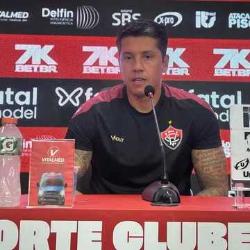 Carpini exalta partida do Vitória e elogia Kayzer