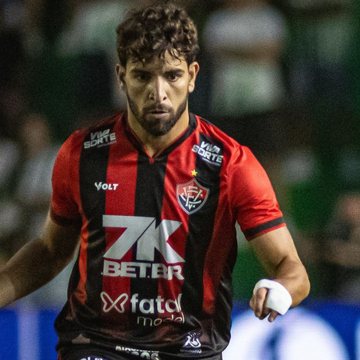 Pepê sofre lesão e desfalca o Vitória contra o Ceará