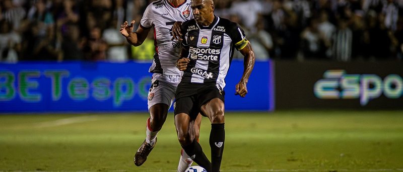 Vitória sofre derrota para o Ceará e entra na zona de rebaixamento do Brasileirão