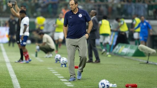 Ex-atacante Denilson defende Ceni como técnico da Seleção - Letícia Martins/ECB