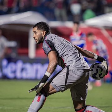 Vitória conta com venda de Lucas Arcanjo e já planeja sucessor da posição