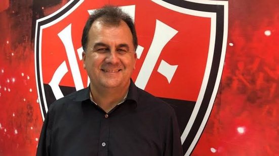 Imagem Presidente do Vitória concede entrevista ao Canal do Dinâmico nesta quinta-feira, às 19h