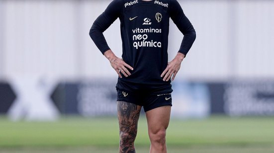 Imagem Meio-campista cogita ir à Fifa para romper contrato com o Corinthians. Entenda