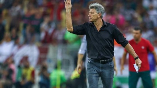Imagem Renato Gaúcho se irrita e discute com jornalista após eliminação na Libertadores