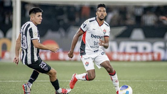  Victor Ferreira / ECVitória