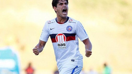 Imagem Fahel prega pés no chão no Bahia