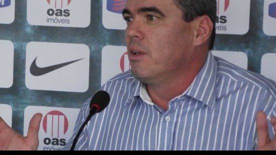 Imagem &quot;Ávine só volta a jogar no próximo ano&quot;, diz Marcos Lopes