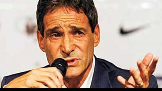 Imagem Insatisfeito, Carpegiani culpa ansiedade por placar apertado