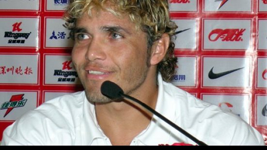 Imagem Alex Alves, ex-atacante do Vitória, está com Leucemia