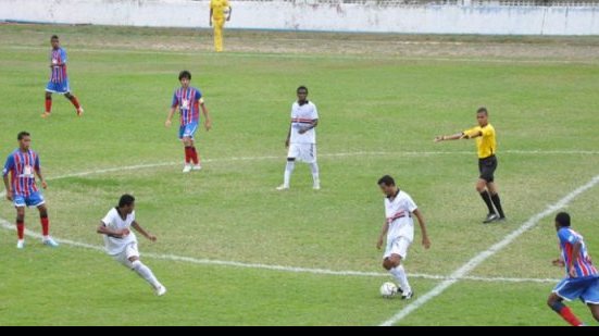 Imagem Bahia e Vitória goleiam na abertura da Supercopa de Base