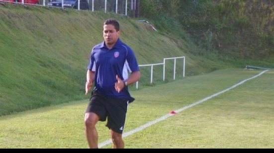 Imagem A caminho da Copa, assistente baiano treina para testes da FIFA