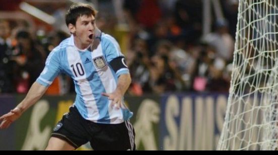 Imagem Argentina goleia o Uruguai e lidera Eliminatórias da Copa