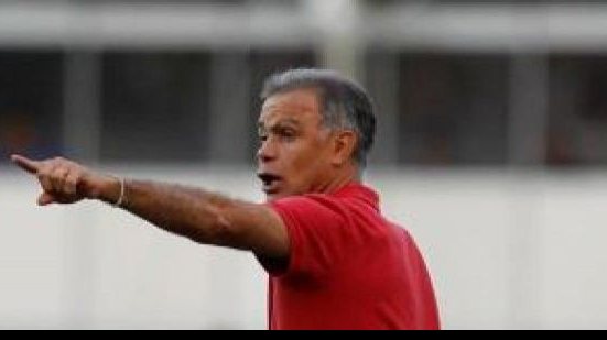 Imagem Jorginho mantém indefinição quanto armação do meio-campo do Bahia
