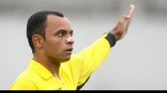 Imagem Goiano apita Corinthians x Bahia neste sábado
