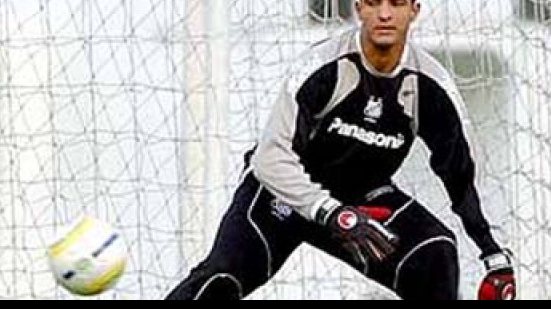 Imagem Ex-goleiro do Vitória deve voltar a jogar futebol em 2013