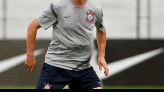 Imagem Ex-zagueiro da Seleção Brasileira deve enfrentar o Bahia