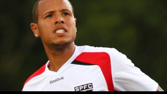 Imagem Luis Fabiano escapa de punição do STJD