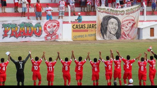 Imagem Desesperado, técnico do CRB fala até em mala branca contra o Vitória