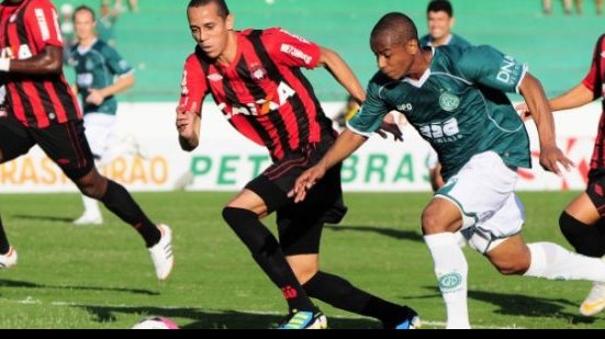 Imagem Atlético (PR) tropeça no Guarani e faz Vitória respirar