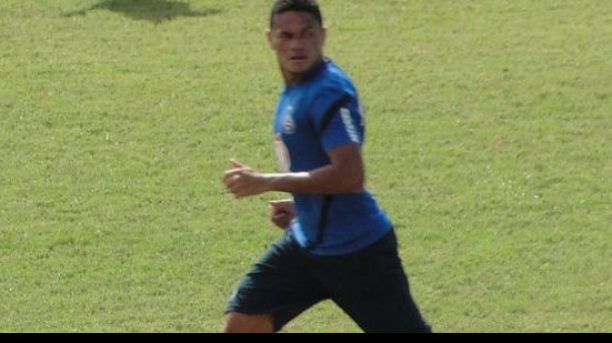 Imagem Hélder é a novidade no treino quase secreto do Bahia