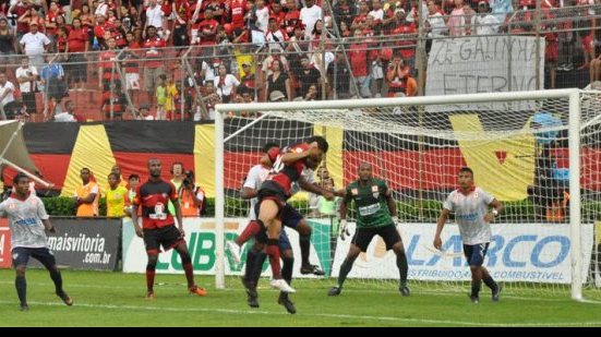 Imagem Vitória prova que um raio pode cair no mesmo lugar quantas vezes quiser