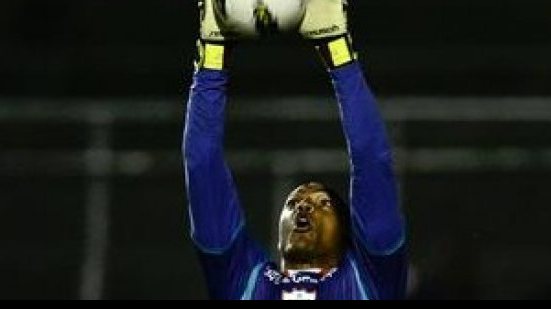 Imagem Goleiro pede triunfo contra o Bahia para livrar a Portuguesa do rebaixamento