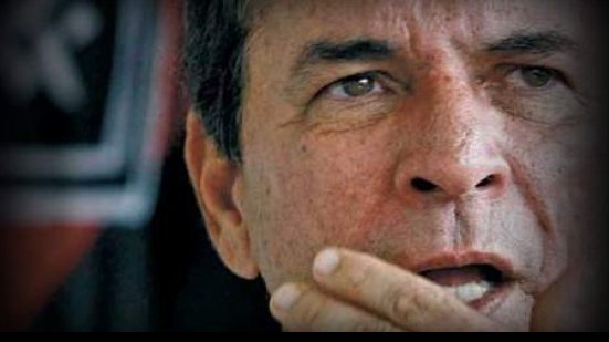 Imagem Vitória dá férias a Ricardo Silva e Ednílson Sena