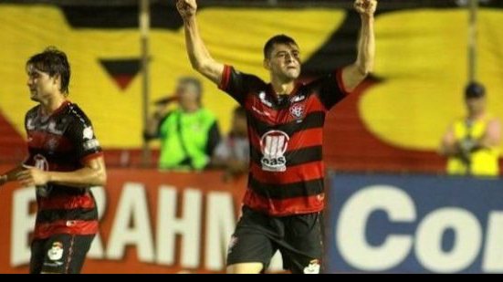 Imagem Contra o América (MG), Vitória estreia técnico para afastar crise