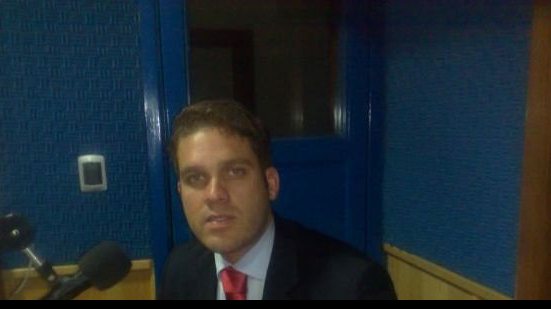 Imagem Presidente do Bahia nega interesse em Adriano
