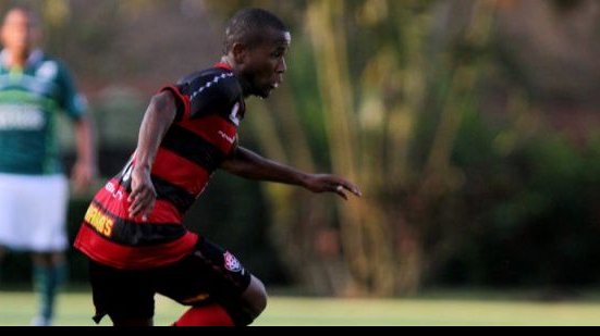 Imagem Willie desfalca o Vitória contra o Guaratinguetá