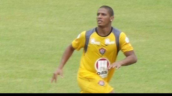 Imagem PC Gusmão deposita confiança em Uelliton e o confirma como titular
