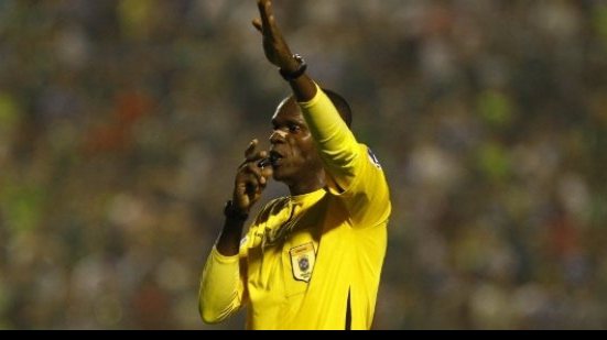 Imagem Árbitro de Botafogo x Portuguesa preocupa técnico da Lusa