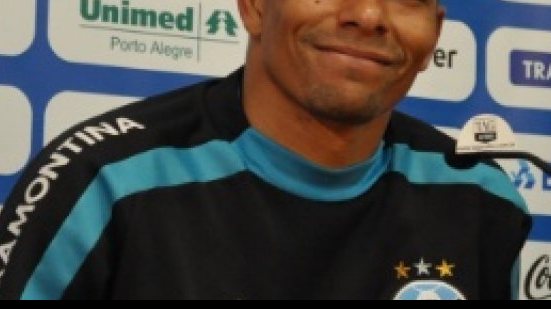 Imagem Ex-volante da Seleção Brasileira troca Grêmio pelo Atlético/MG