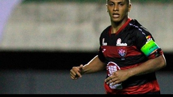 Imagem Uelliton pode ter feito último jogo pelo Vitória contra o Guará 